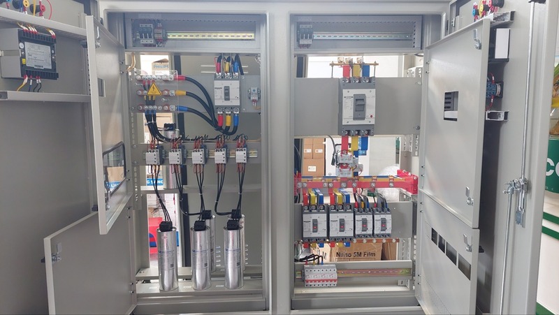 Các thiết bị bên trong tủ điện